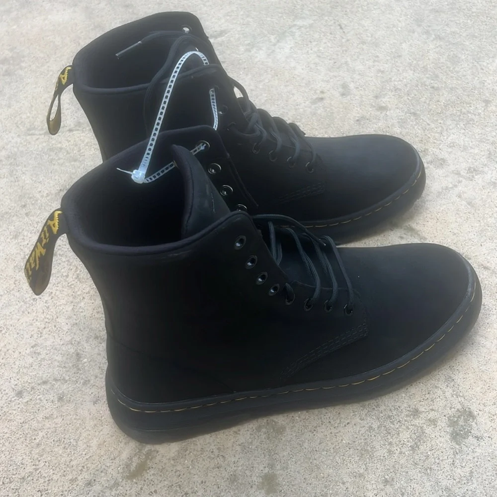 Dr. Marten's Crewson Buffbuck Leather Chukka Boot Men's Size 11 Women's 12 NWOB